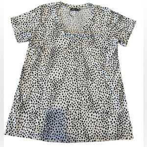 HEIMISH USA Women’s Black and White Leopard Print Tee Size Medium Oversized